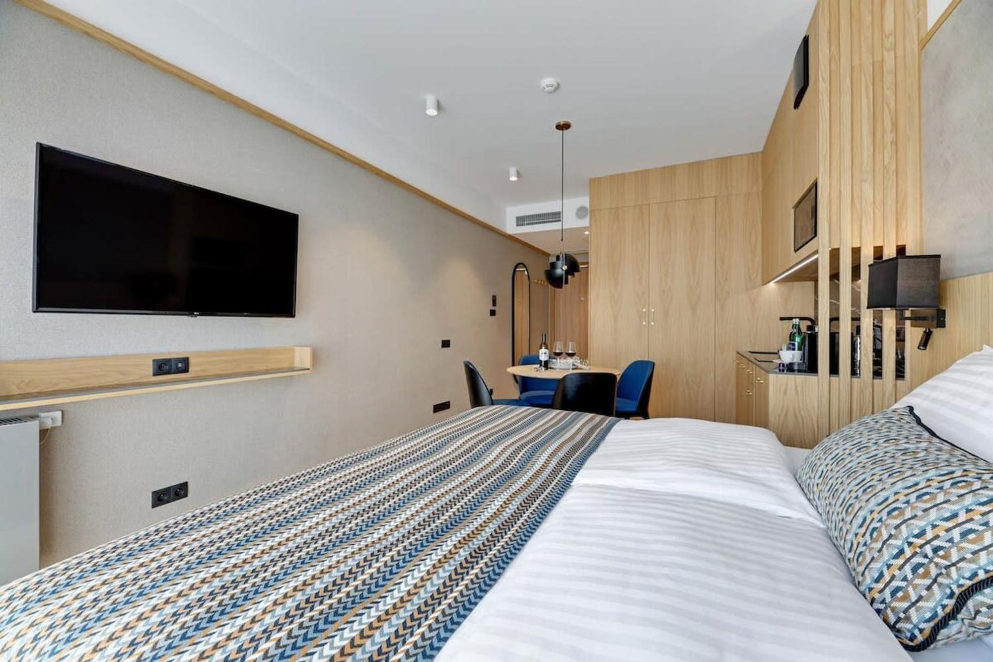 Deo Plaza - Apartamenty W Sercu Gdanska By Rent Like Home エクステリア 写真